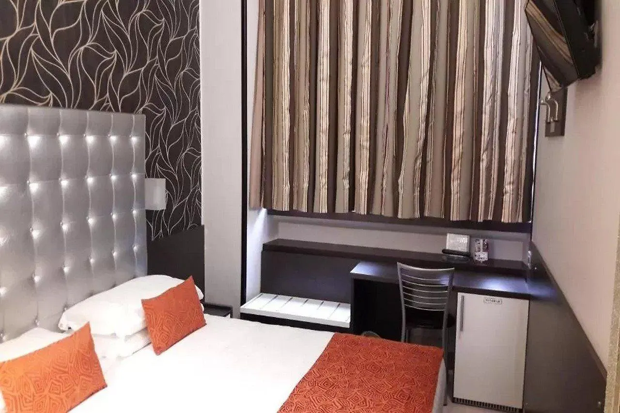 Hotel Piacenza Milan 3*,