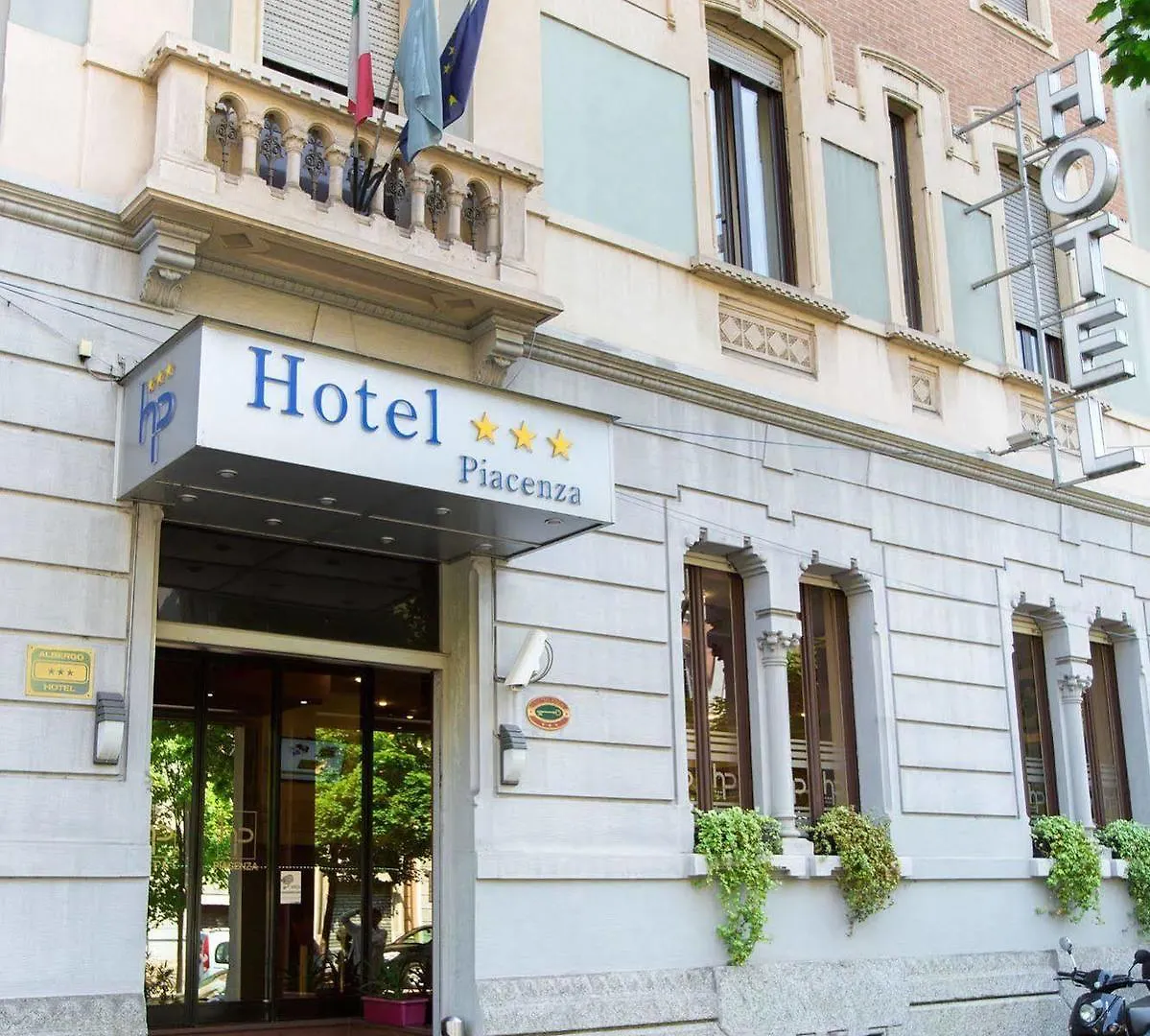 ***  Hotel Piacenza Milan Italy