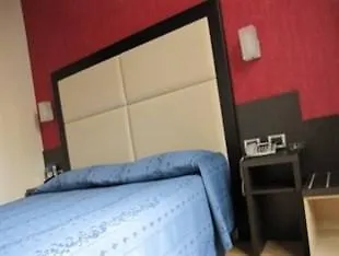 מילאנו Hotel Piacenza איטליה